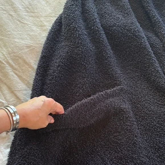 Barefoot Dreams wrap - Picture 2 of 5